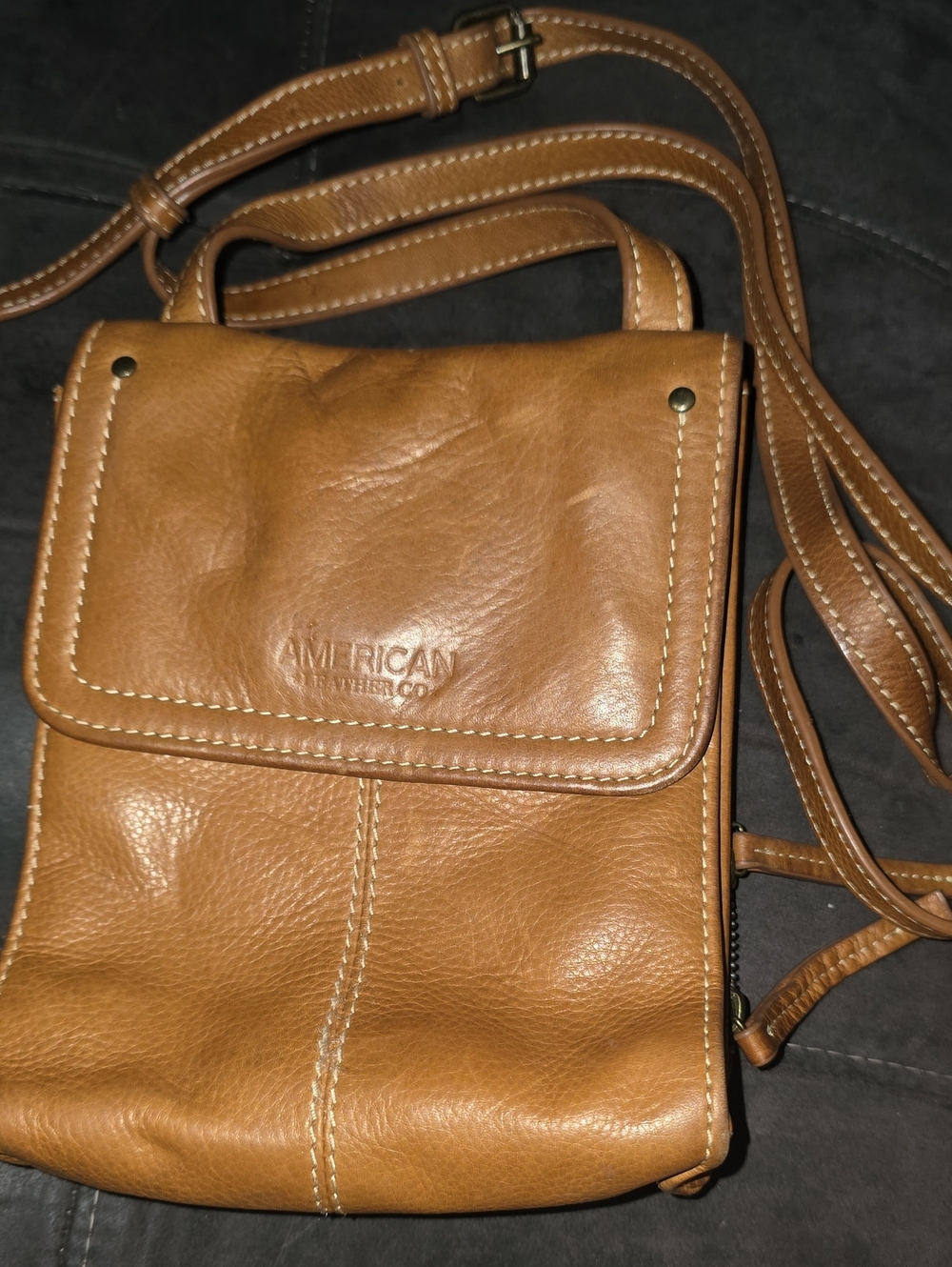 AMERICAN LEATHER CO Tan Leather Crossbody Bag